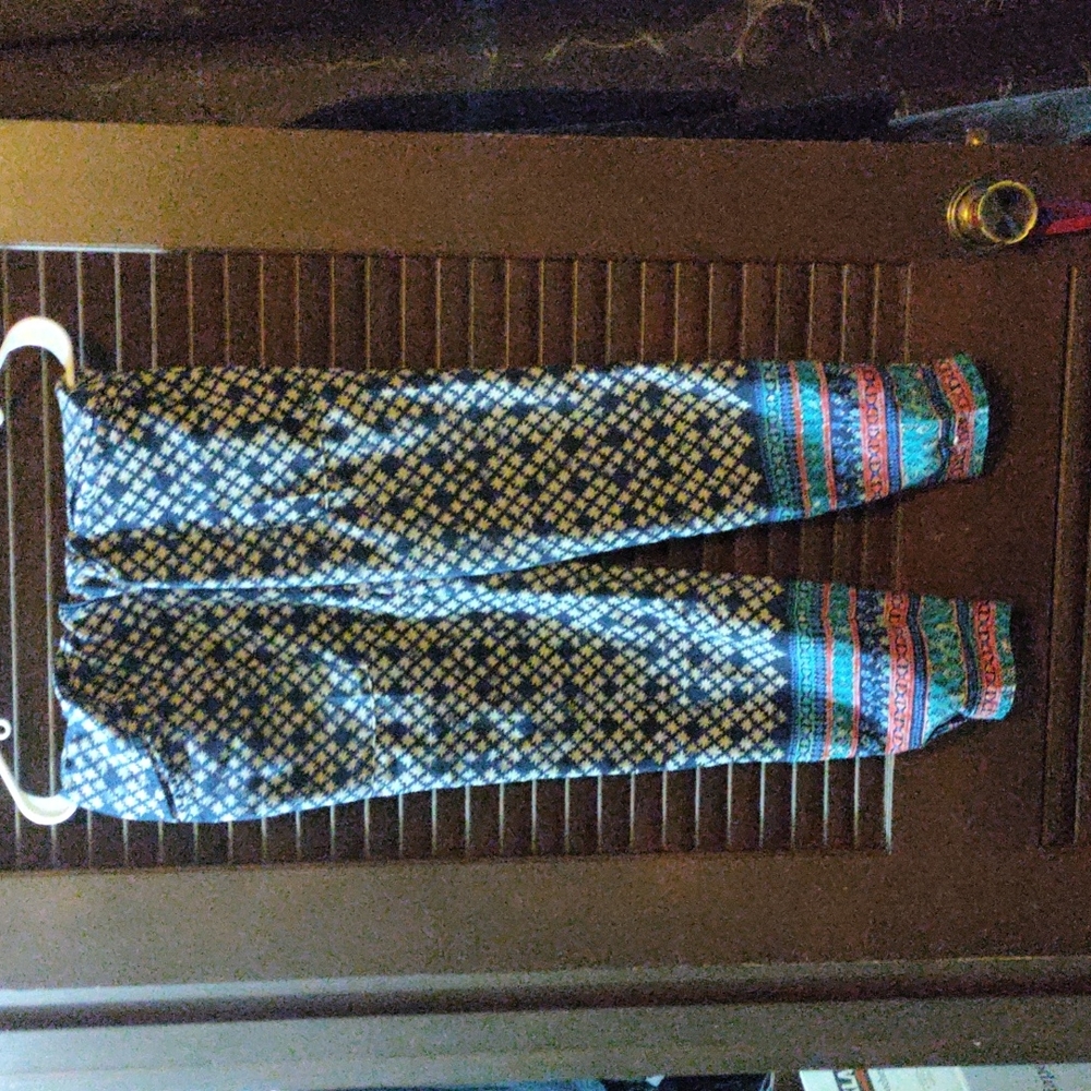 women's pants. feel free to ask questions. make me an offer!